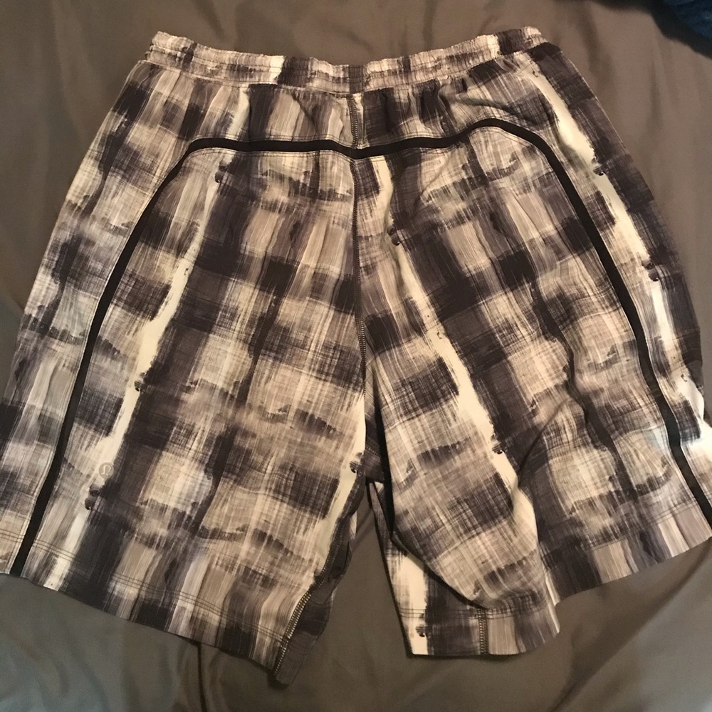 Lululemon Pace breaker 9” seam